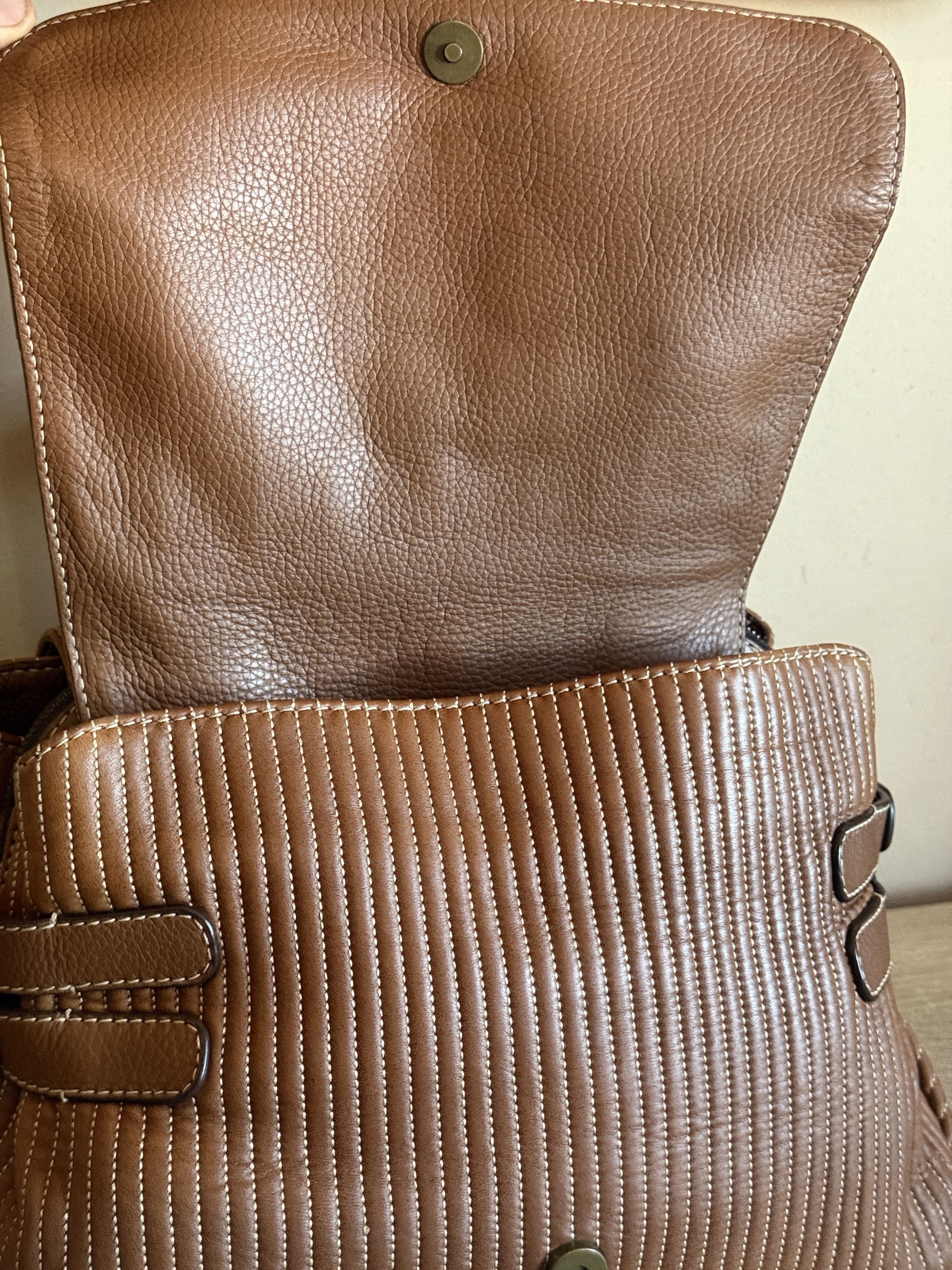 Carolina Herrera Rare handbag quilted leather camel brown CH monogrammed Size ONE SIZE - 13 Thumbnail
