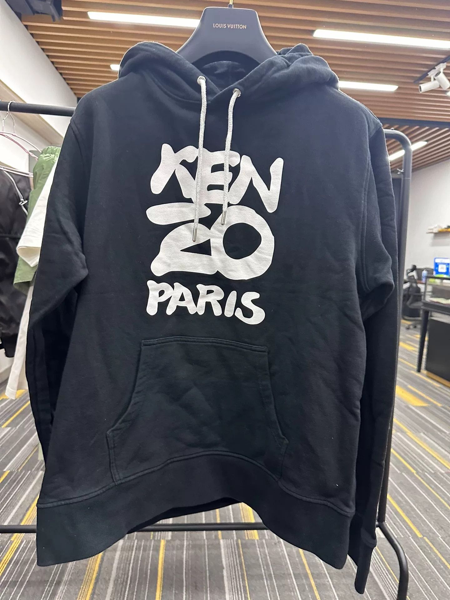 Kenzo Kenzo White Hoodie XL Women Size XL / US 12-14 / IT 48-50 - 1 Thumbnail