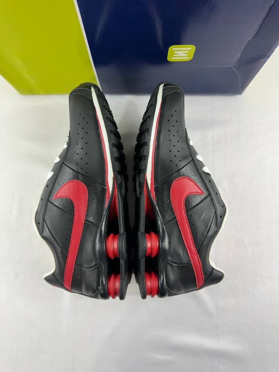 Nike Nike Shox 2004 ‘Triple Threat’ Size US 13 / EU 46 - 6 Thumbnail