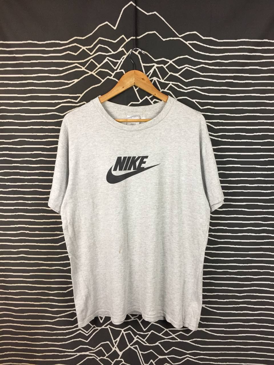 Nike Vtg 90s Nike Grey Tag Futara Logo Made in Australia Tee Size US M / EU 48-50 / 2 - 2 Thumbnail