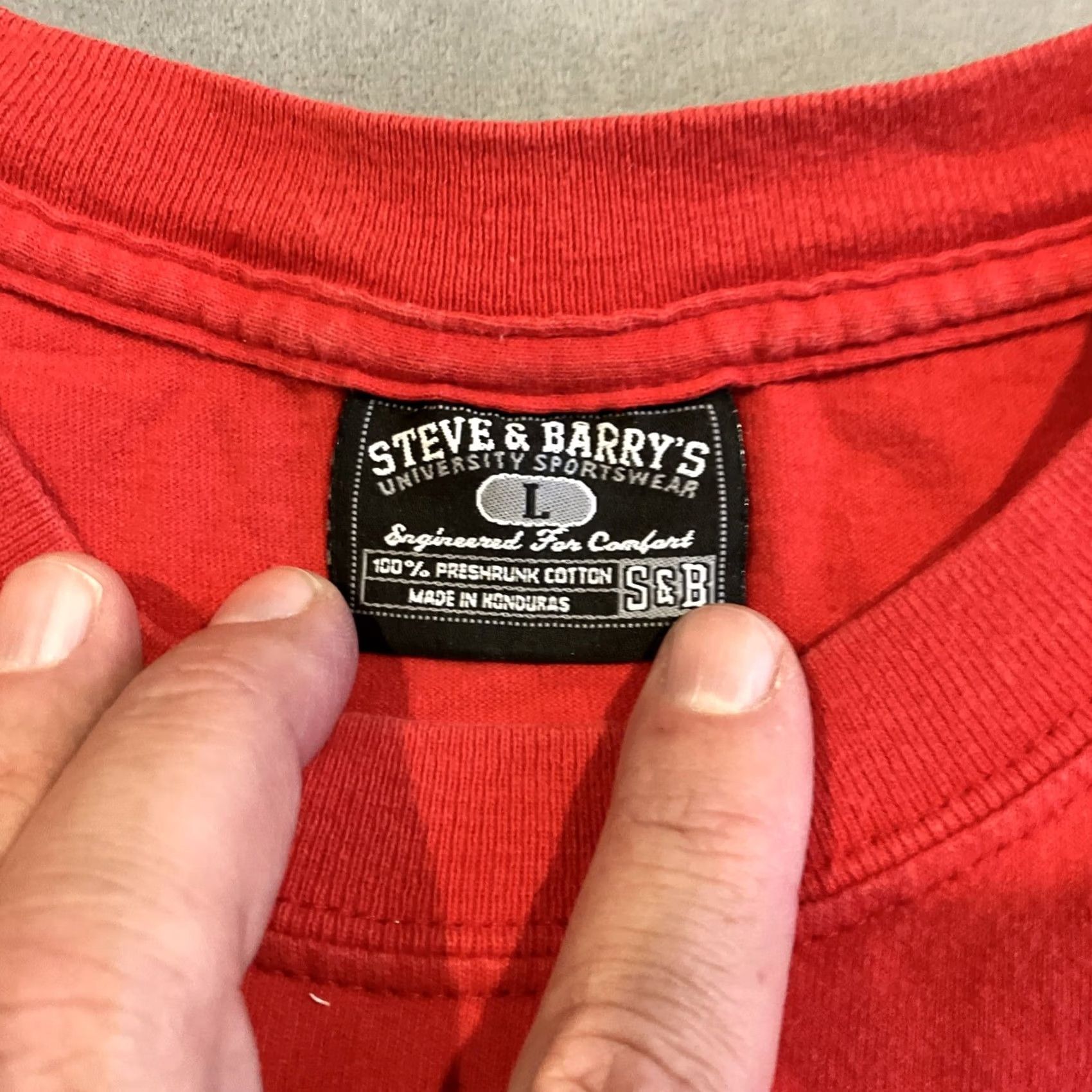 Vintage VINTAGE Steve & Barry's ST. JOHNS UNIVERSITY Red T Shirt Men's Large L Short Sleeve Shirt University Mens Red Size US L / EU 52-54 / 3 - 2 Thumbnail