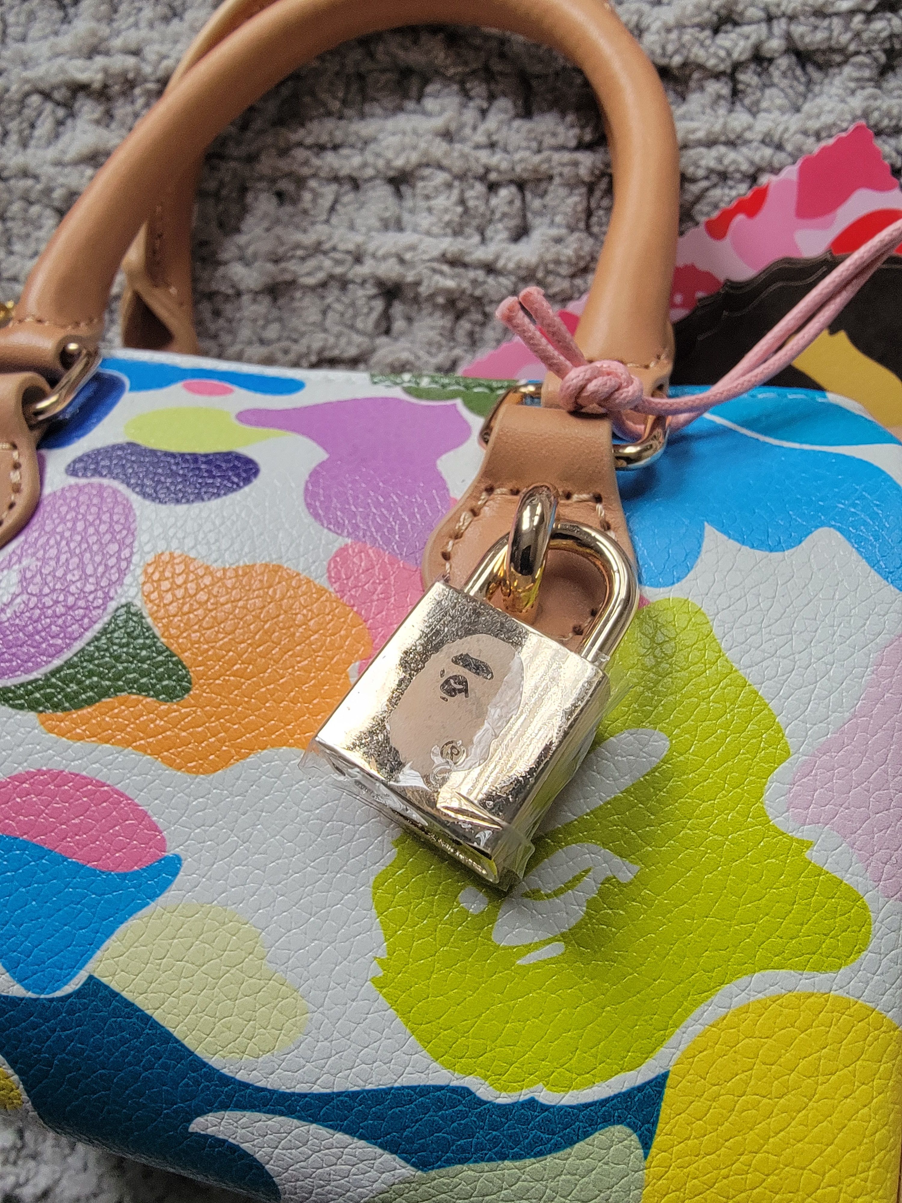 Bape Bape Multi camo Mini Shoulder Bag, NEW with tag from Japan Size ONE SIZE - 2 Thumbnail