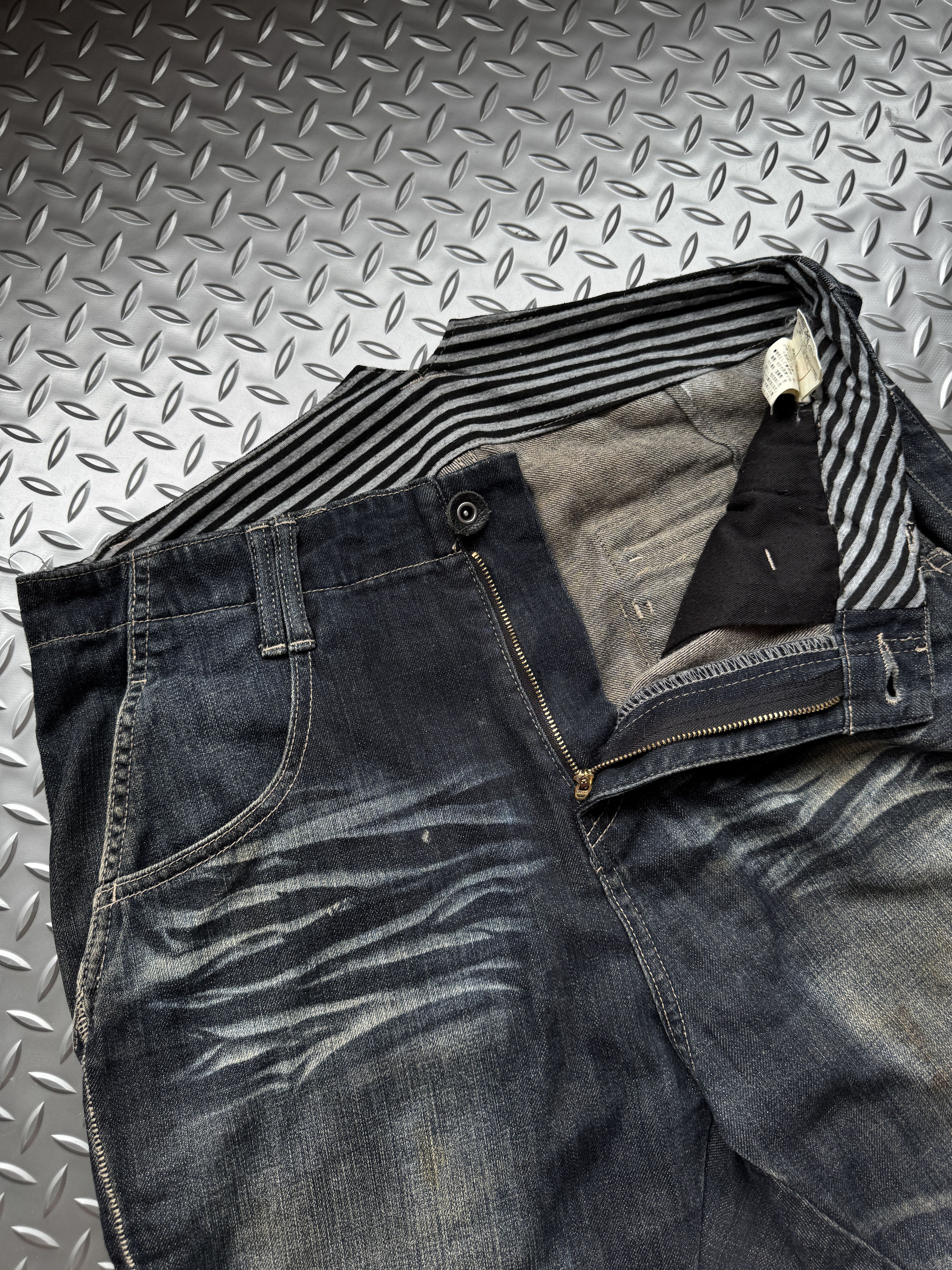 PPFM PPFM Destruct Product Ruched Biker Denim Jeans Size US 33 - 4 Thumbnail