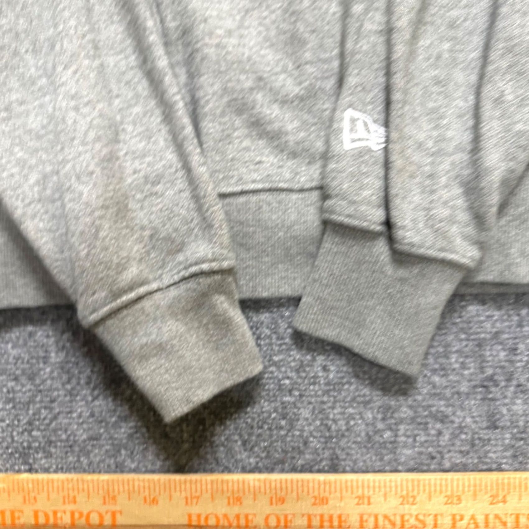 NFL VINTAGE Seattle Seahawks Pullover Hoodie Men's M Gray NFL Football Team Apparel Size US M / EU 48-50 / 2 - 7 Thumbnail