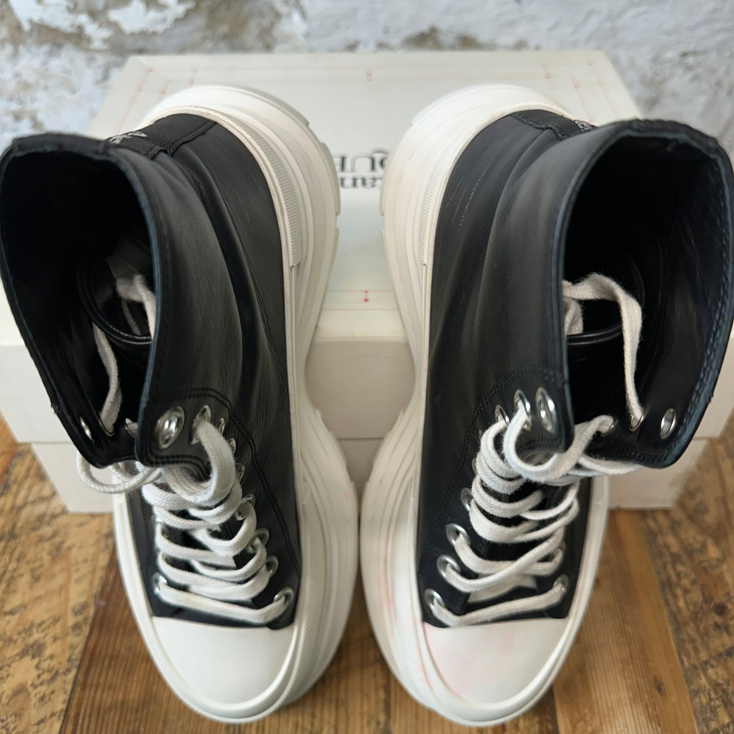 Alexander McQueen Alexander Mcqueen High Black Leather White Tread Boot Sz 7.5 Size US 7.5 / EU 40-41 - 5 Thumbnail