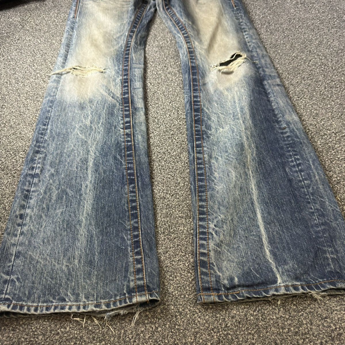 14th Addiction Vintage 90s Flared Japanese Distressed Whisker Acid Wash B.W Size US 32 / EU 48 - 5 Thumbnail