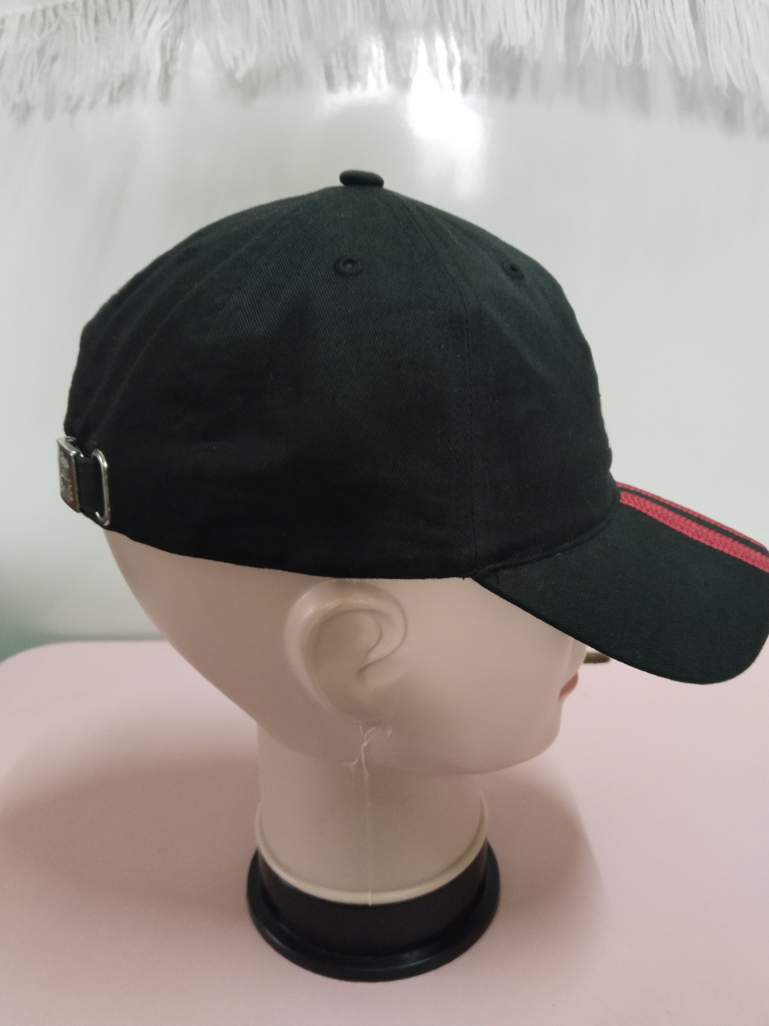 Adidas VINTAGE 3 STRIPE ADIDAS LIVERPOOL CAP ADJUSTABLE CLIP Size ONE SIZE - 3 Thumbnail