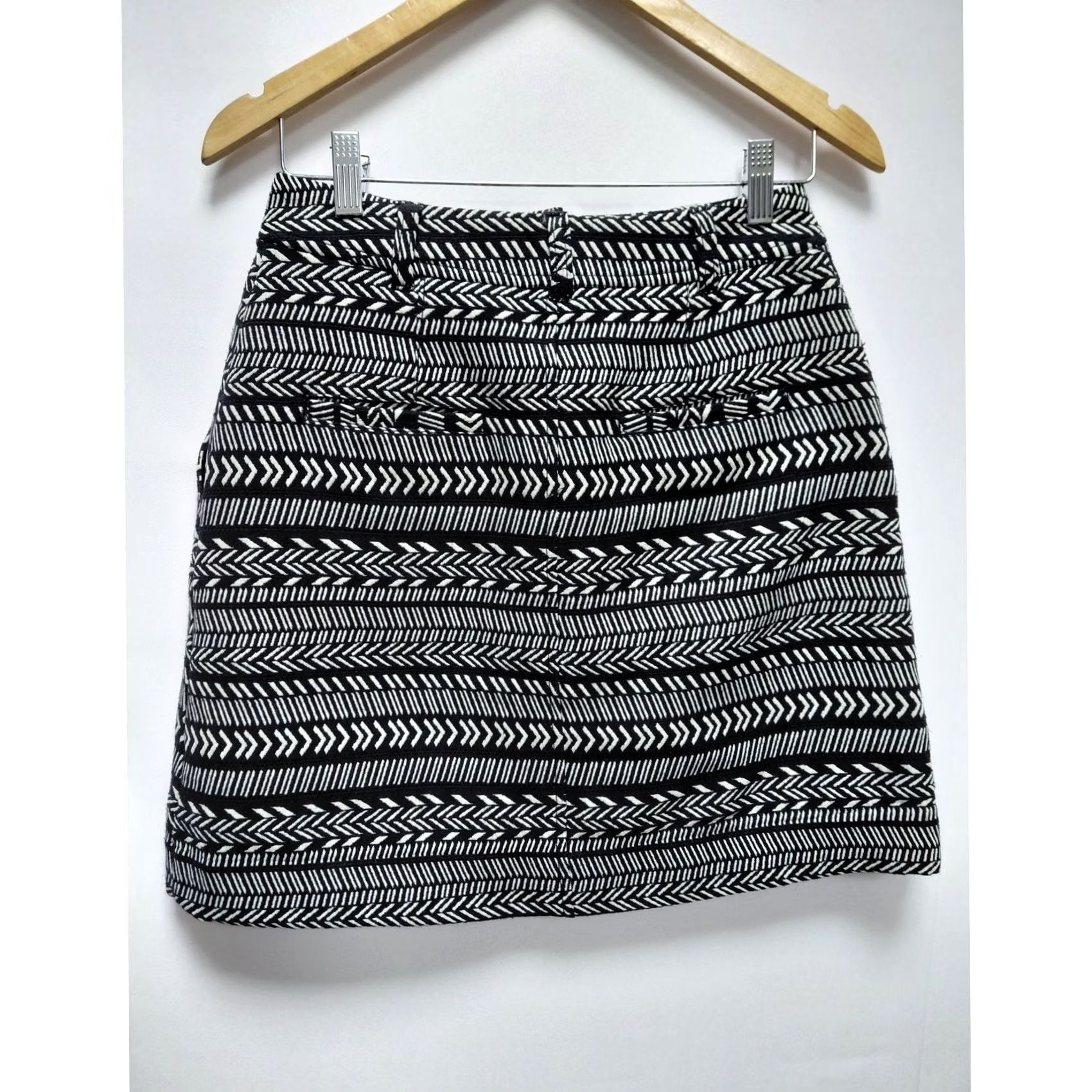 Vintage Maeve Skirt Black White Patterned Lined Size 4 Womens Short A-Line Cotton Polyester Geometric Aztec Back Zipper Vintage? No (adjusted) Size 27" / US 4 / IT 40 - 2 Thumbnail