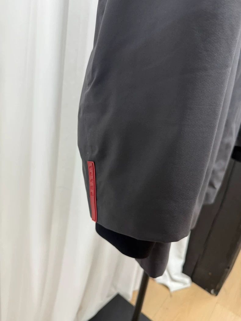 Prada Prada sport GORE TEX jacket Size US S / EU 44-46 / 1 - 2 Thumbnail