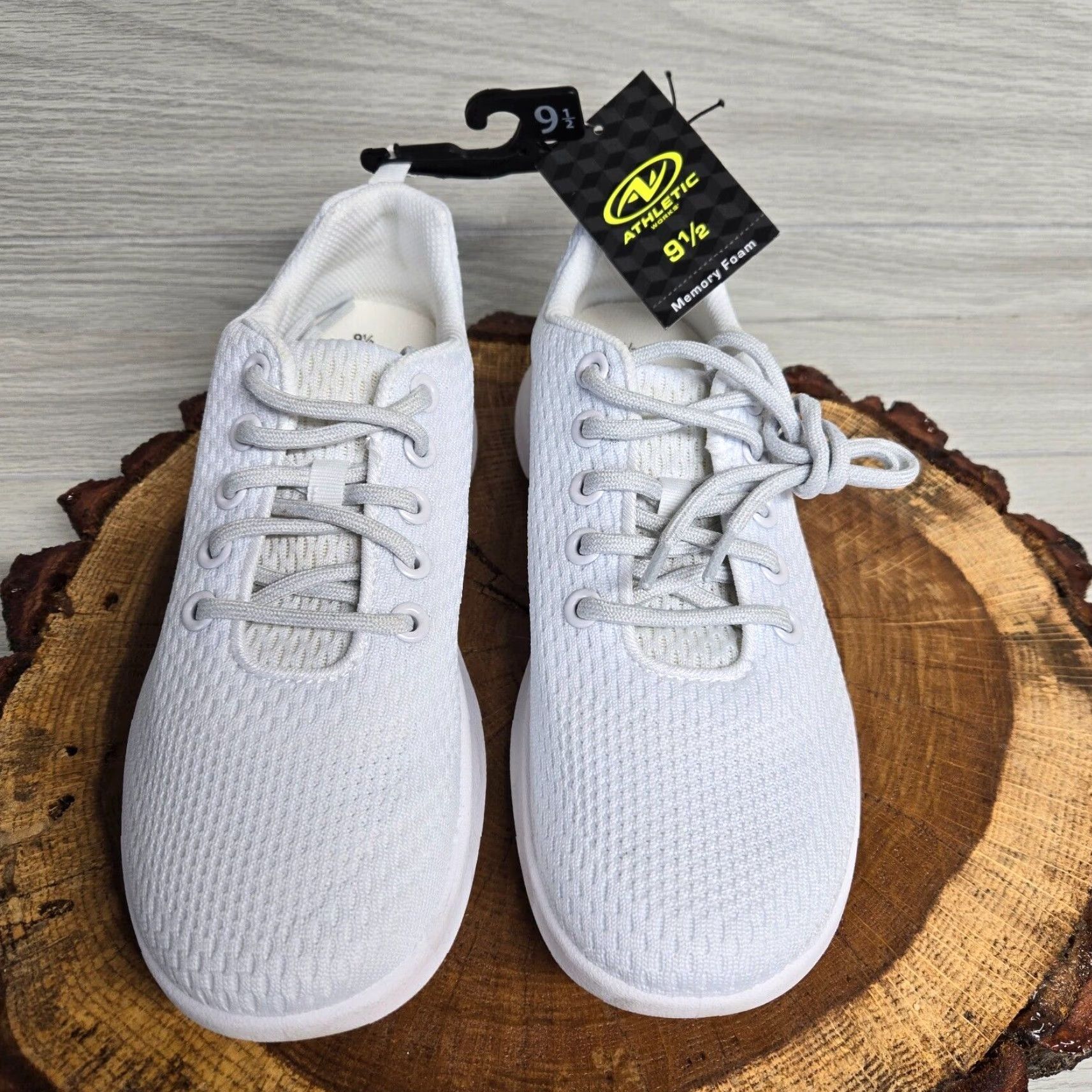 Athletic Works Athletic Works White Lifestyle Jogger Sneakers Shoes Adult Women 9.5 White Sneakers Lifestyle Jogger Women 9.5 Athletic Works Shoes Size 32" / US 10 / IT 46 - 3 Thumbnail