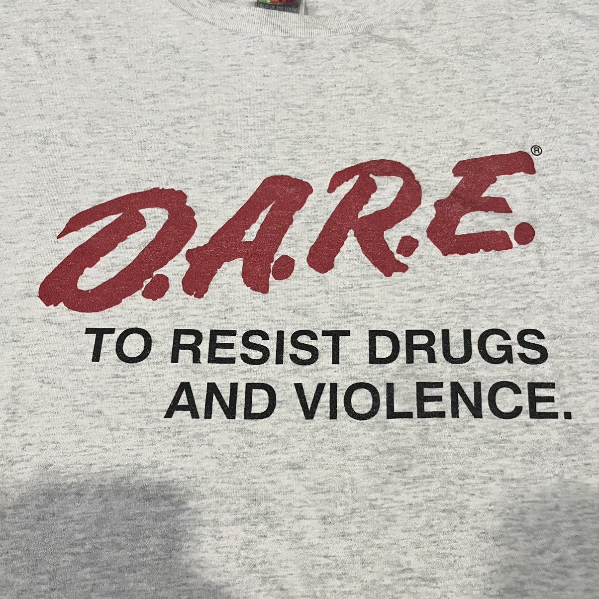 D.A.R.E × Fruit Of The Loom × Vintage Vintage DARE To Resist Drug & Violence Grey T-shirt Size US L / EU 52-54 / 3 - 2 Thumbnail