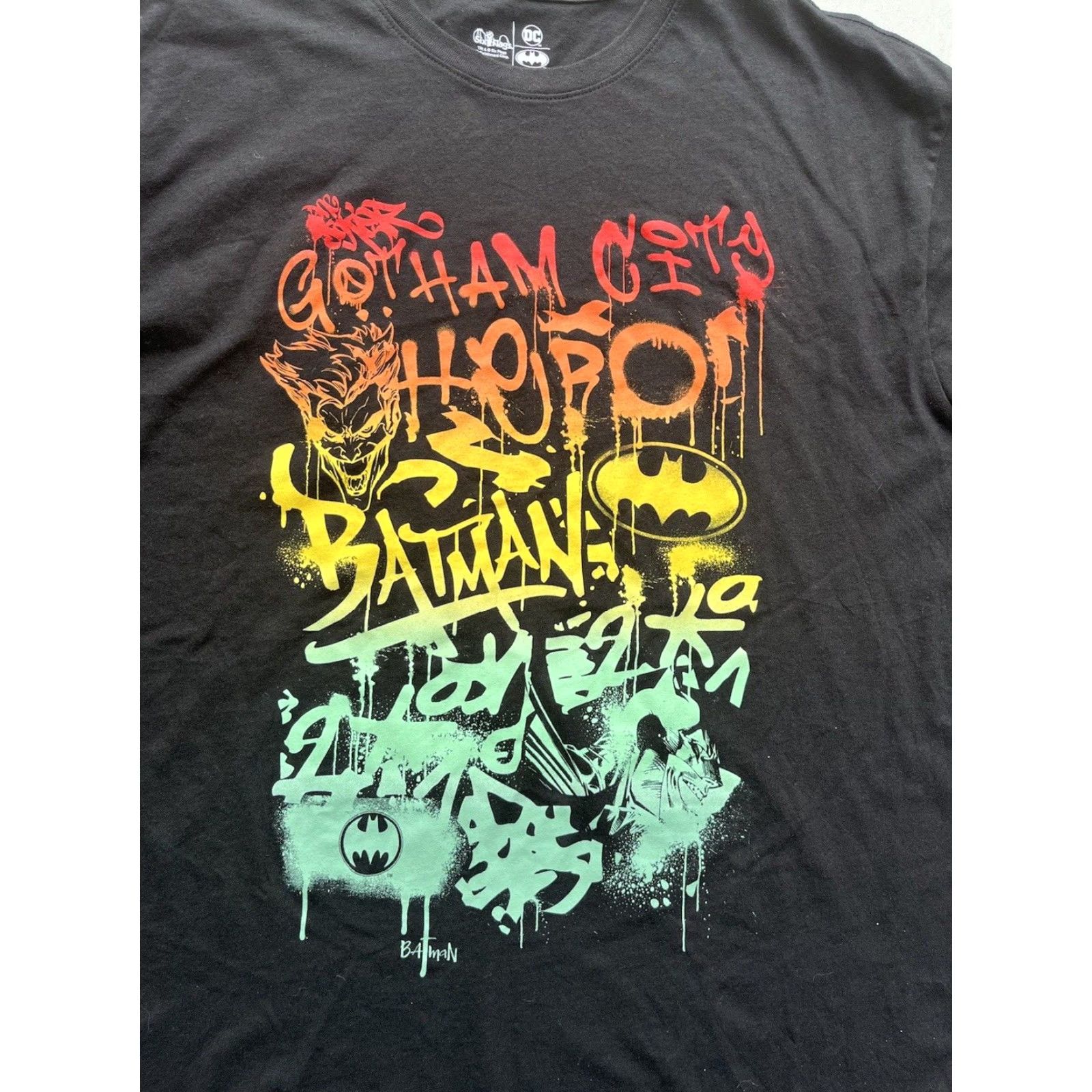 DC Comics Six Flags x DC Comics T-Shirt Men’s Black Batman Graffiti XL Gotham Bale Joker Shirt Size US XL / EU 56 / 4 - 2 Thumbnail