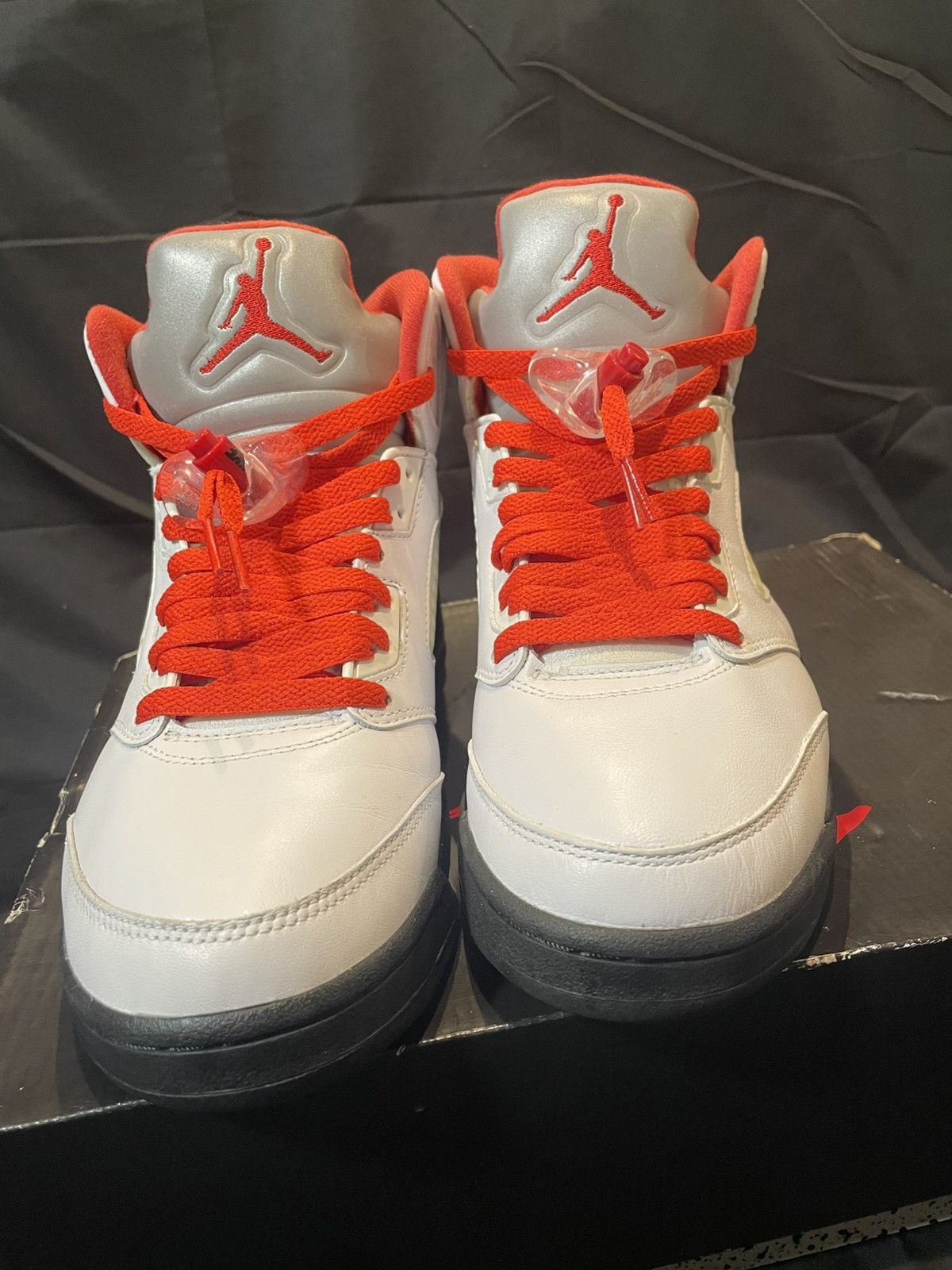 Jordan Brand × Nike Jordan 5 fire red 2020 Size US 9 / EU 42 - 4 Thumbnail
