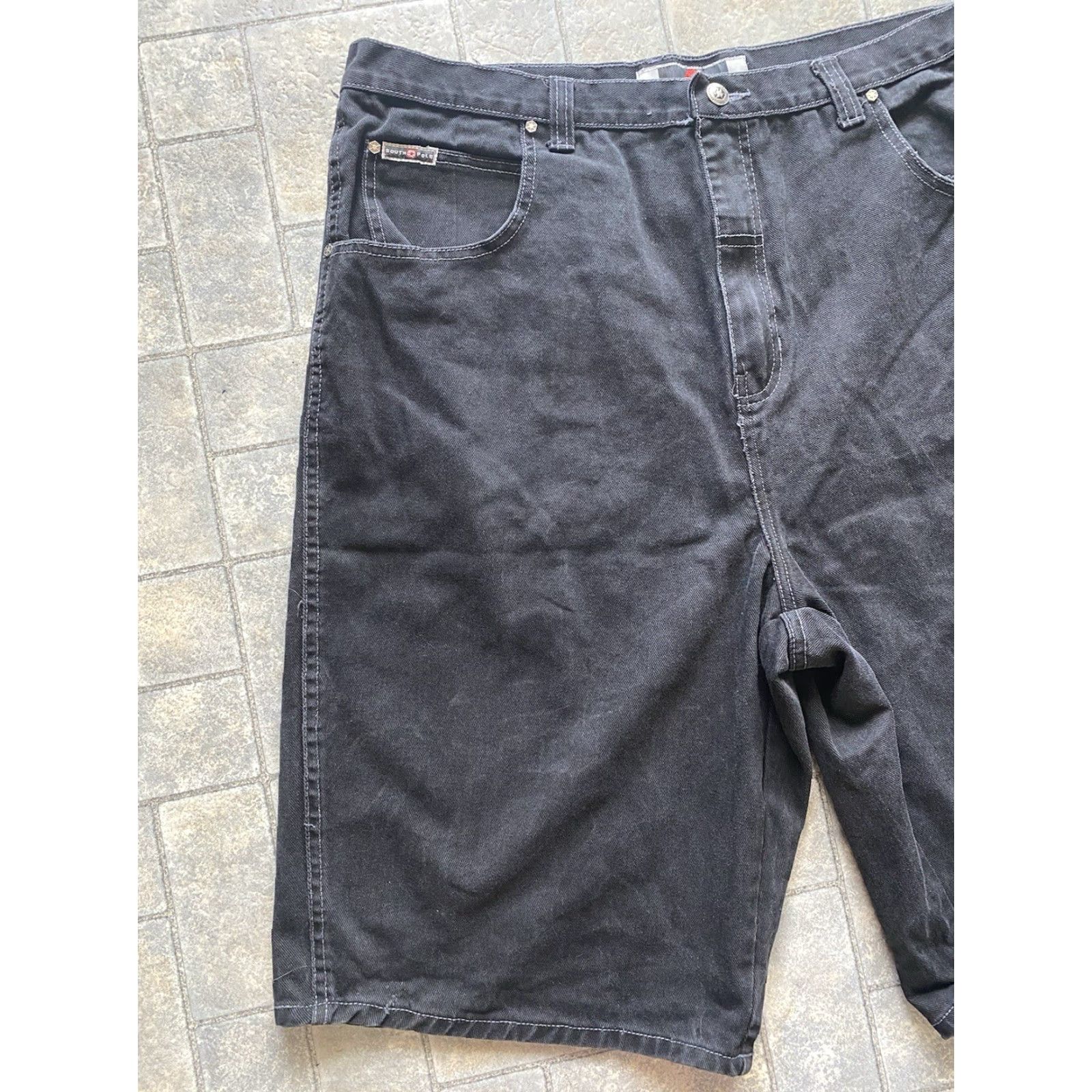 Southpole VINTAGE Southpole Denim Shorts Men’s Size 42 Black Embroidered Back Pocket Shorts Mens 42 Black Embroidered Back Pocket Size US 42 / EU 58 - 4 Thumbnail