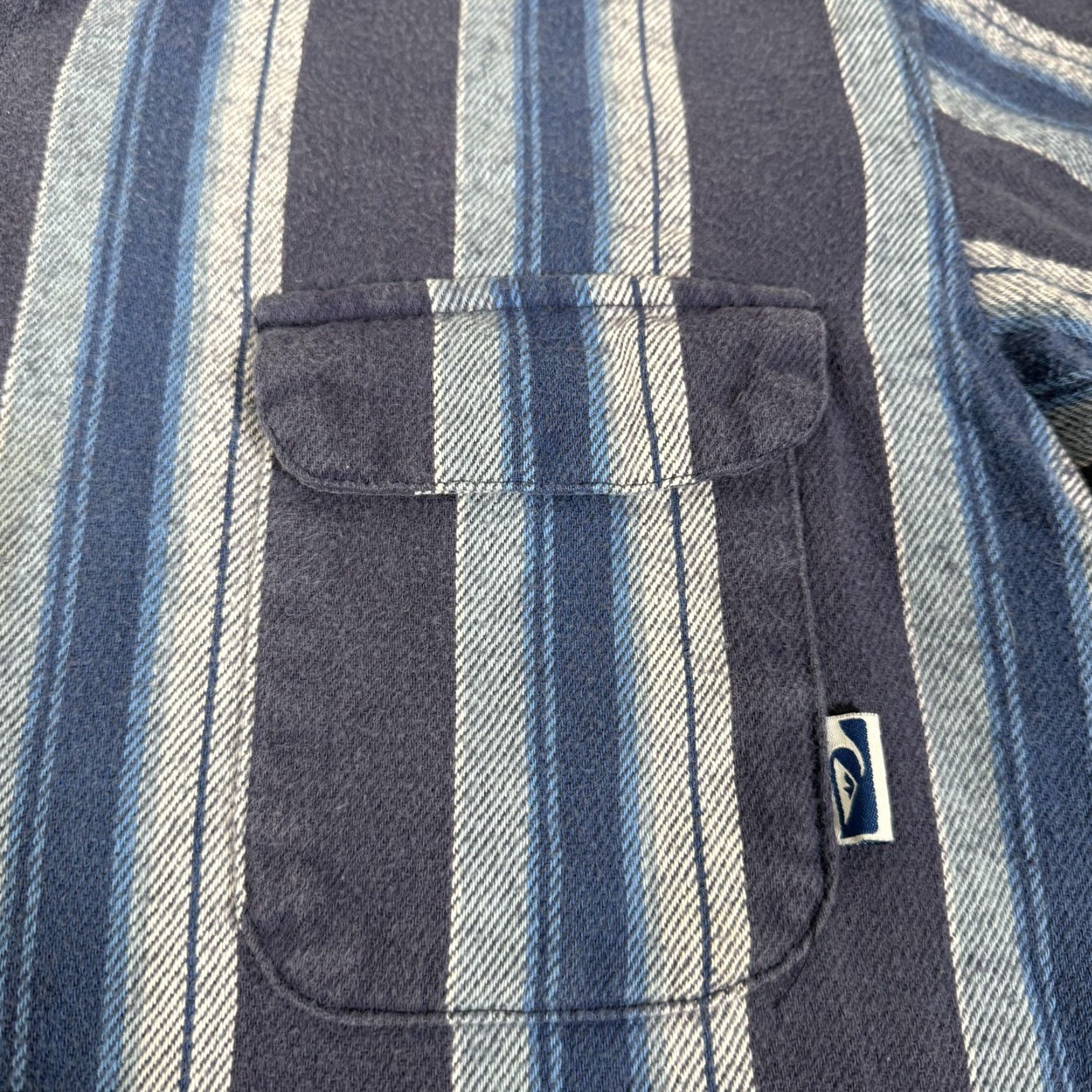 Quiksilver VINTAGE Quiksilver Shirt Mens Large Button-Up Blue Heavyweight Flannel 90s Surf-Style Plaid Casual Mens Size US L / EU 52-54 / 3 - 3 Thumbnail