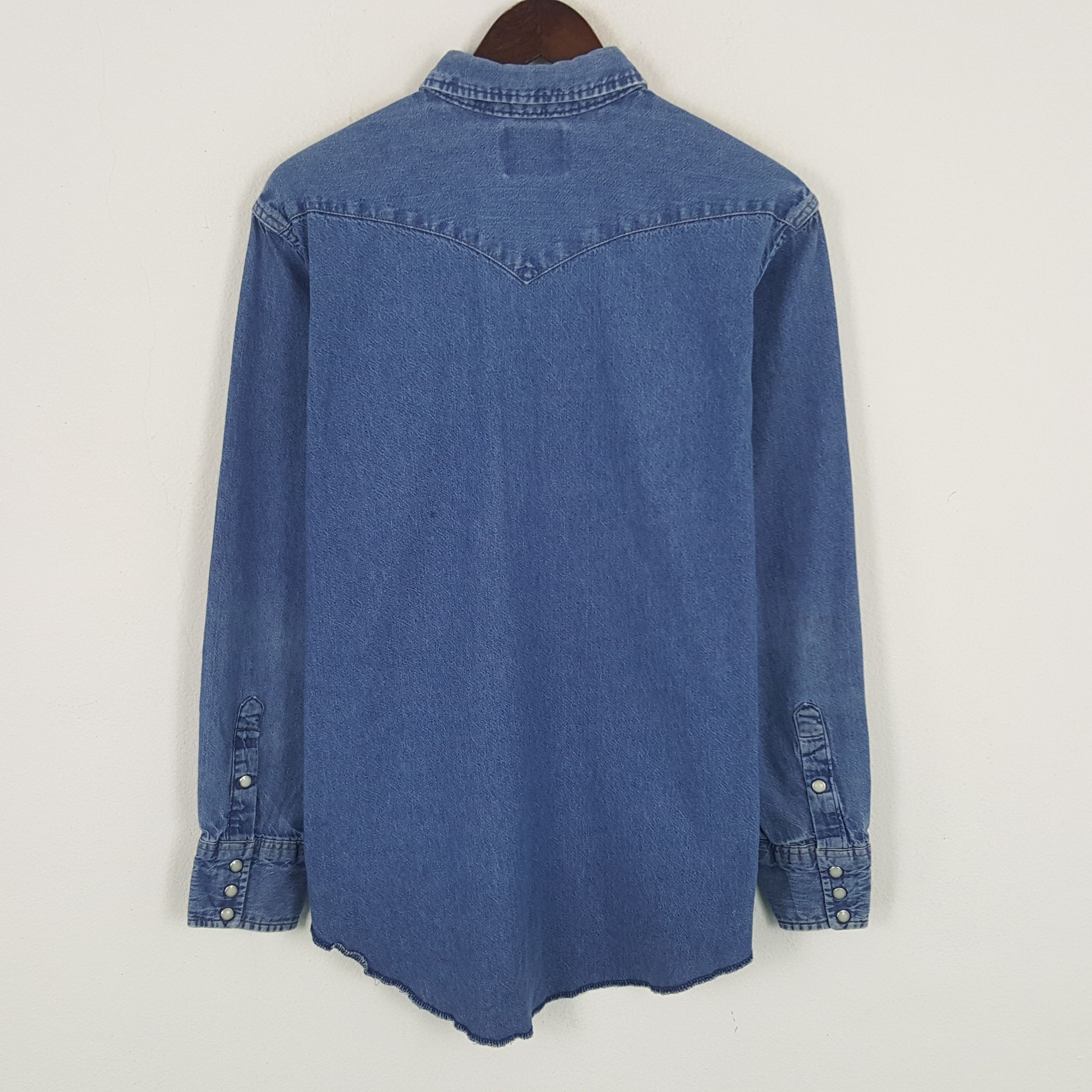 Vintage × Wrangler Vintage Wrangler USA Denim Button Up Shirt Size US XL / EU 56 / 4 - 3 Thumbnail