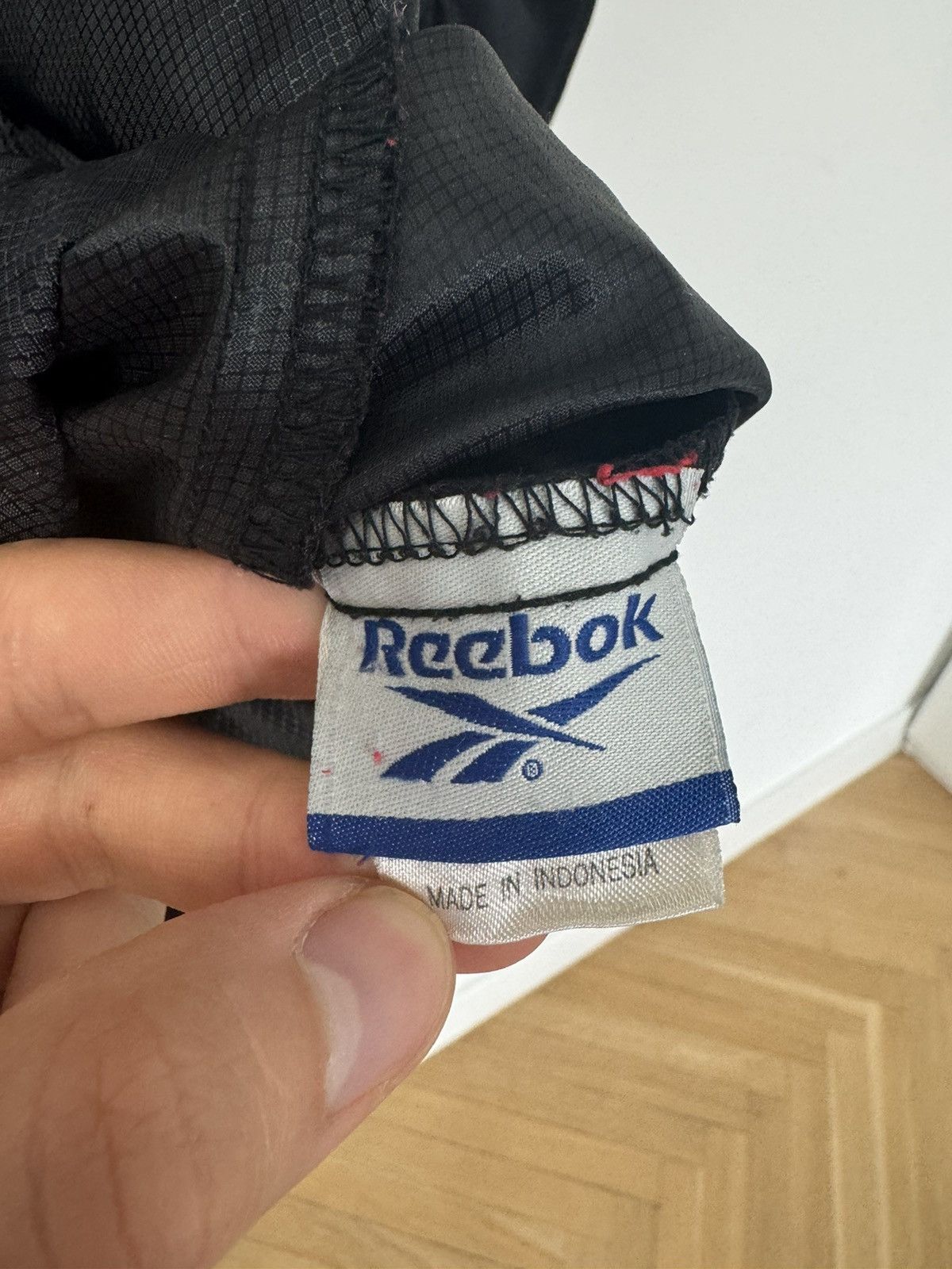 Reebok Vintage Reebok Wales Rugby Union Light Jacket Sportswear Size US S / EU 44-46 / 1 - 5 Thumbnail