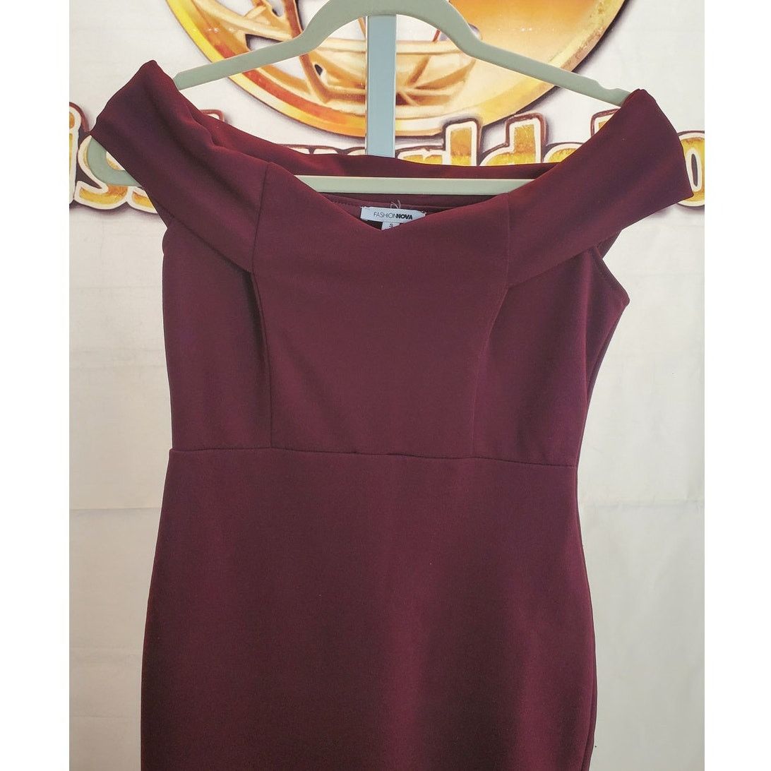 Fashion Nova FashionNova Wine Red Off Shoulder Bodycon Dress Asym Hem S Size S / US 4 / IT 40 - 5 Thumbnail