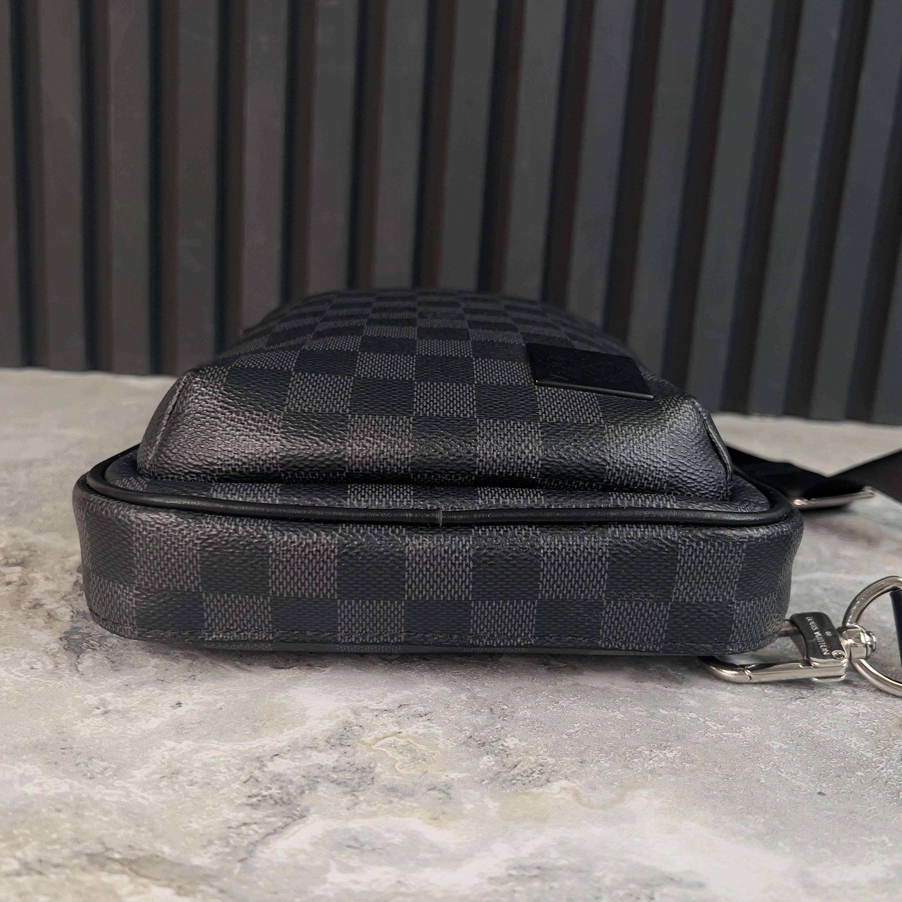 Louis Vuitton Avenue Damier Graphite Canvas Slingbag Bag Size ONE SIZE - 6 Thumbnail