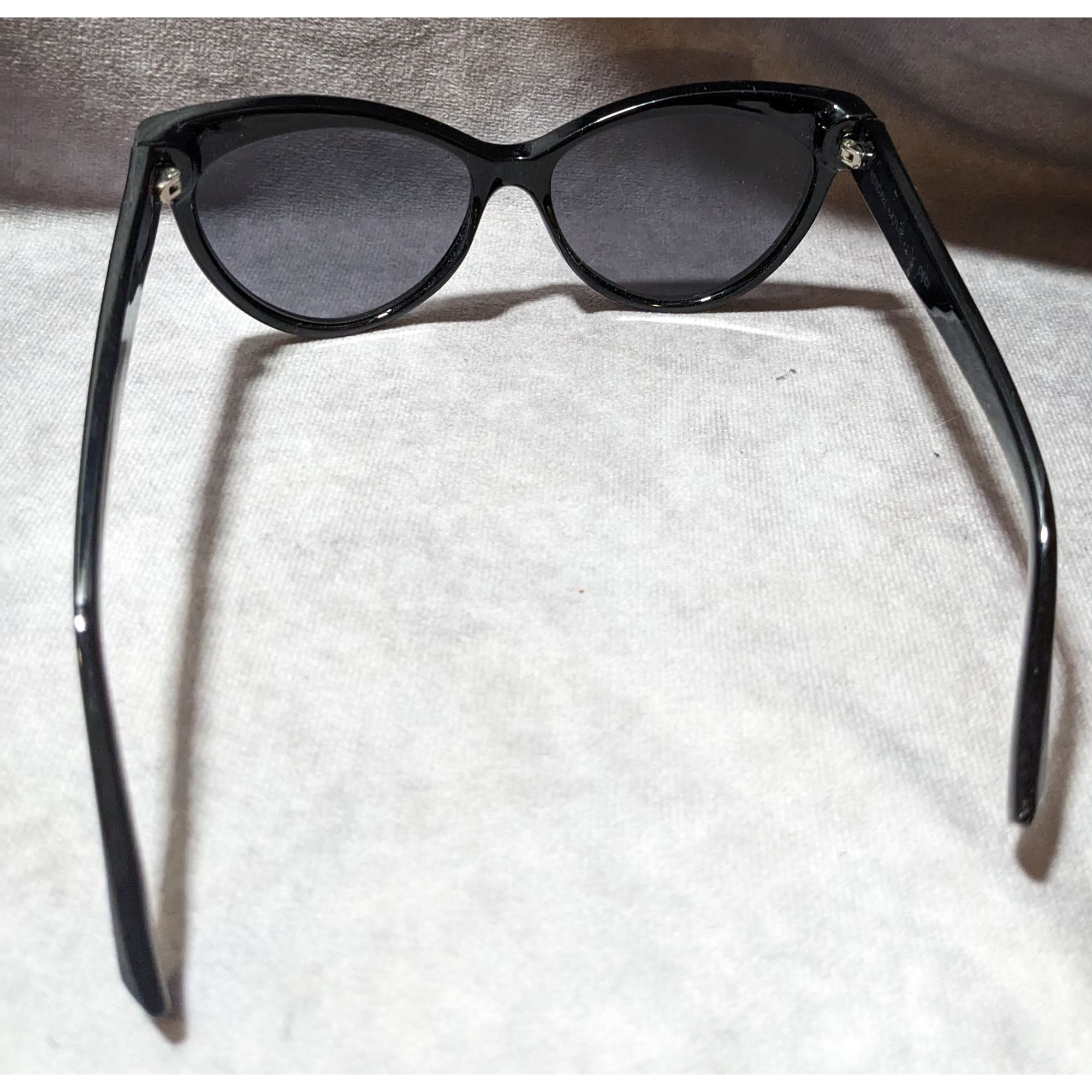 Kendall And Kylie Kendall & Kylie Gothic Black Ceci Cateye Sunglasses Size ONE SIZE - 2 Thumbnail