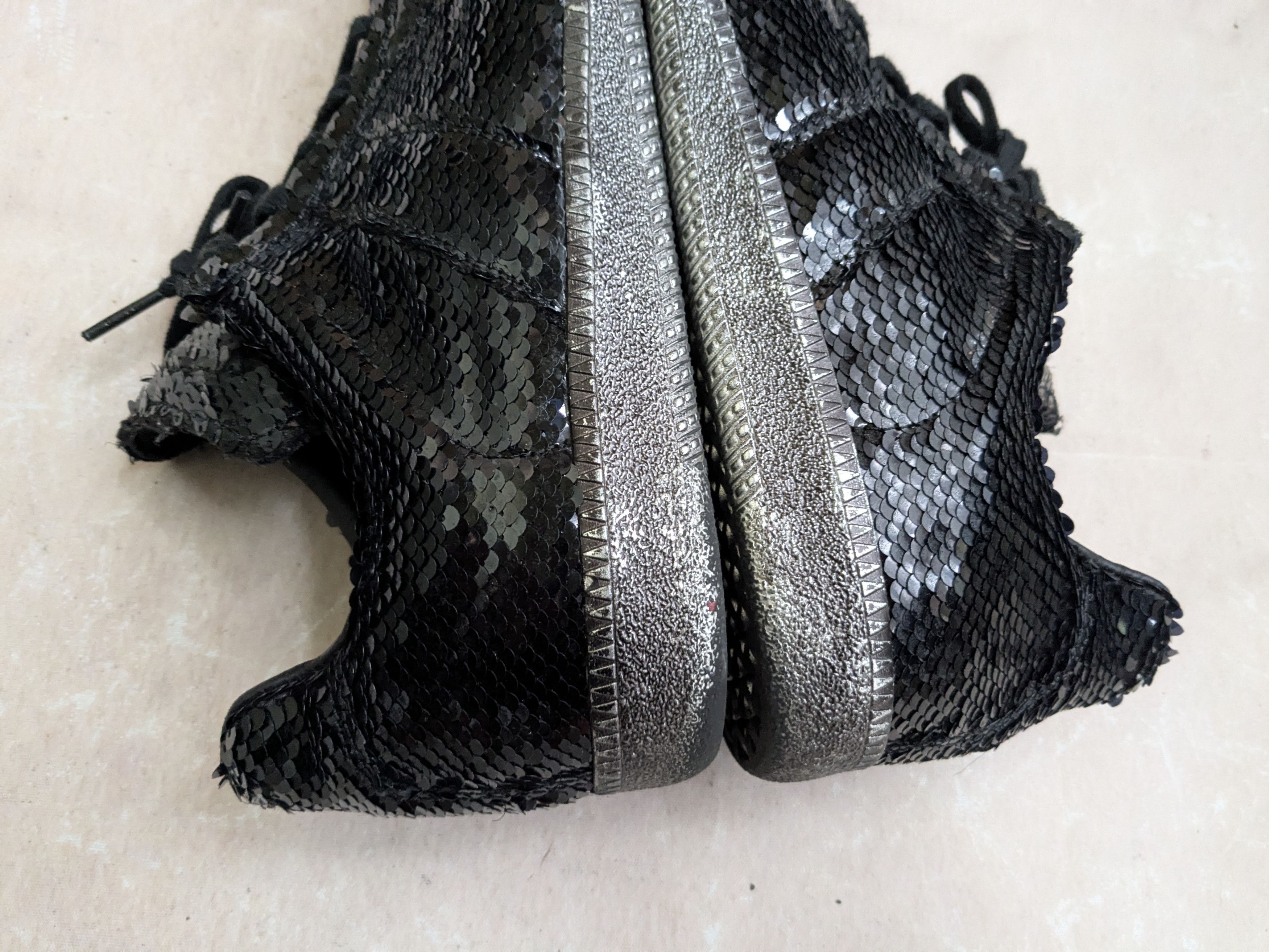 Maison Margiela Maison Margiela Replica GAT Black Sequins 8 41 Low Tops Size US 8 / EU 41 - 10 Thumbnail