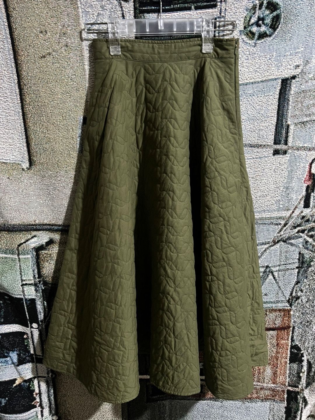 JW Anderson × Uniqlo jw anderson uniqlo quilted skirt khaki Size 22" - 4 Thumbnail