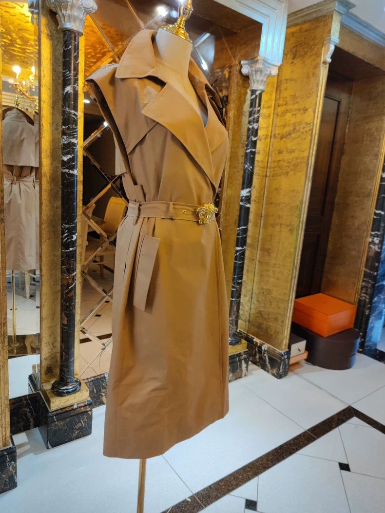Versace Versace Rhinestone Medusa three-dimensional belt trench co Size M / US 6-8 / IT 42-44 - 8 Thumbnail