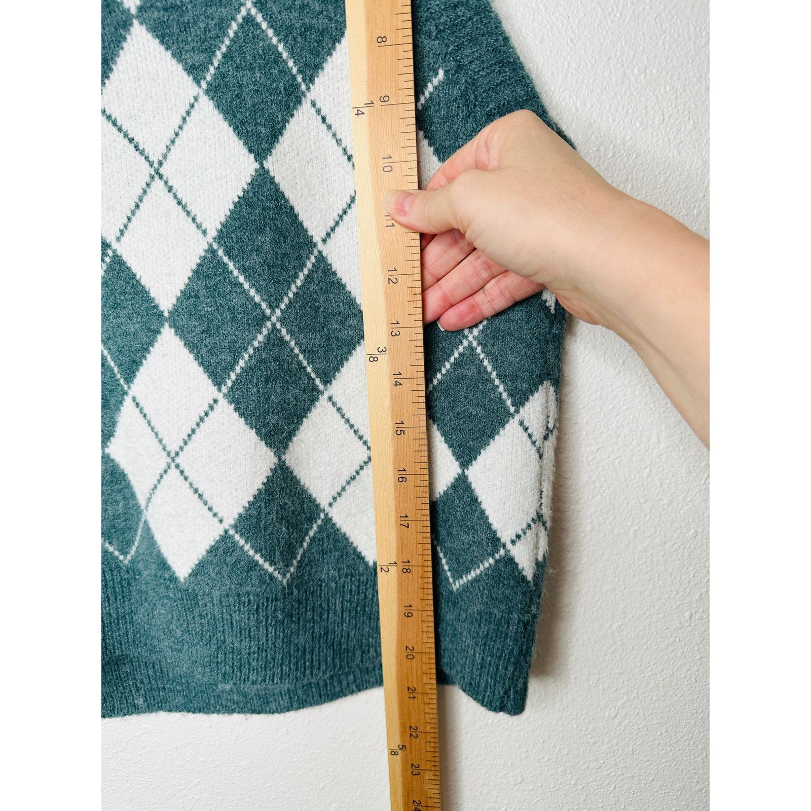 Sugar Sugar Sage Green White Cream Argyle VNeck Sweater Vest Size M / US 6-8 / IT 42-44 - 8 Thumbnail