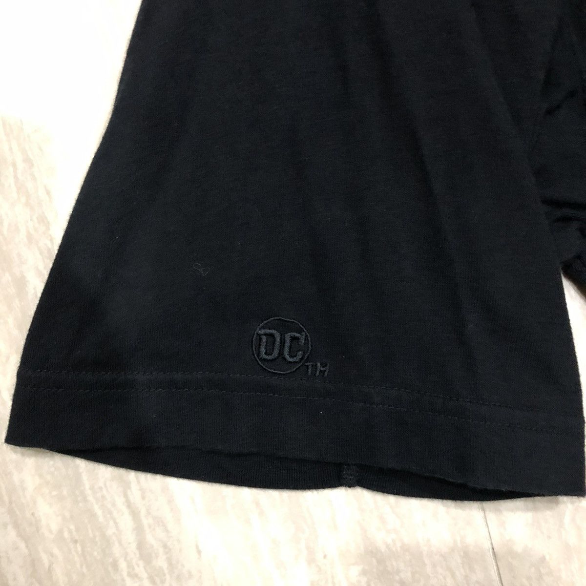 DC Comics LIMITED BATMAN by DC x JEAN-MICHEL BASQUIAT x UNIQLO Size US M / EU 48-50 / 2 - 7 Thumbnail
