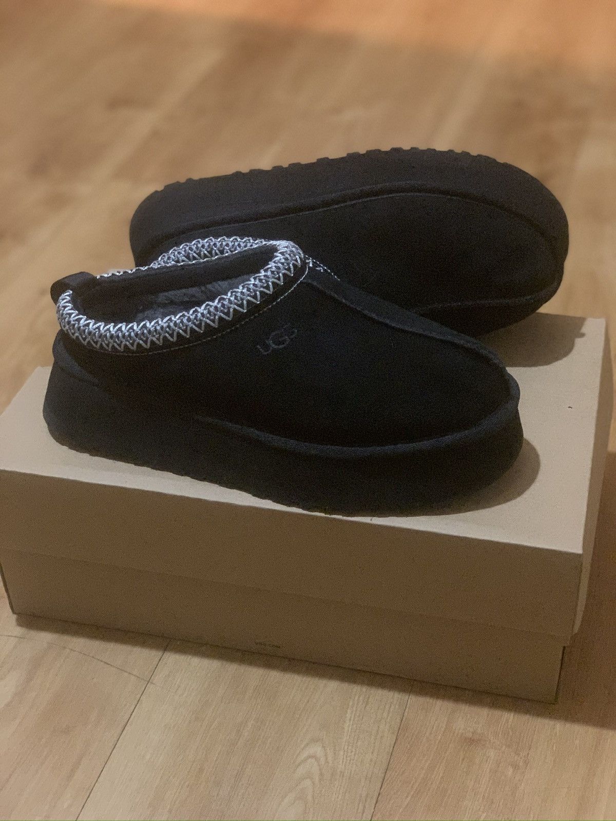 Ugg Uggs Tasman ll Size US 7 / IT 37 - 1 Thumbnail