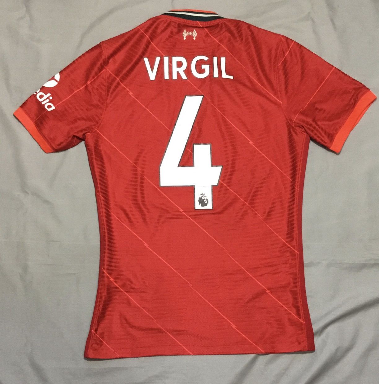 Nike Jersey Nike Liverpool Size M Men's #4 Virgil Van Dijk Size US M / EU 48-50 / 2 - 11 Thumbnail