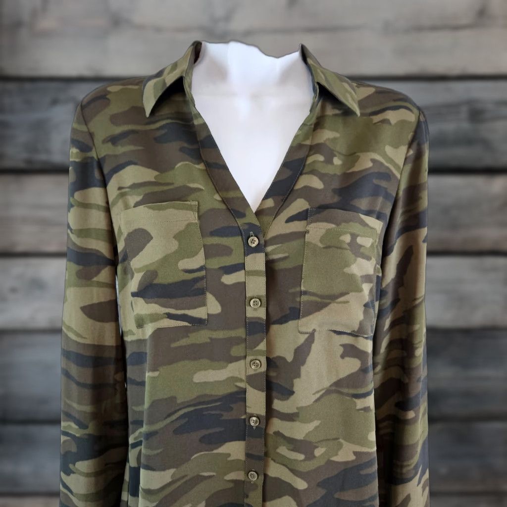 Express Express Womens Button Up Top Slim Green Camo Long Sleeve V-Neck XS? Size S / US 4 / IT 40 - 1 Thumbnail
