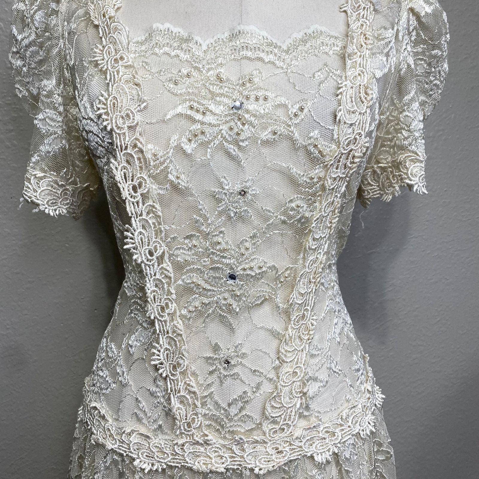Other Beautiful VIntage 60's Sheer Lace Beaded Wedding Dress Size L / US 10 / IT 46 - 14 Thumbnail