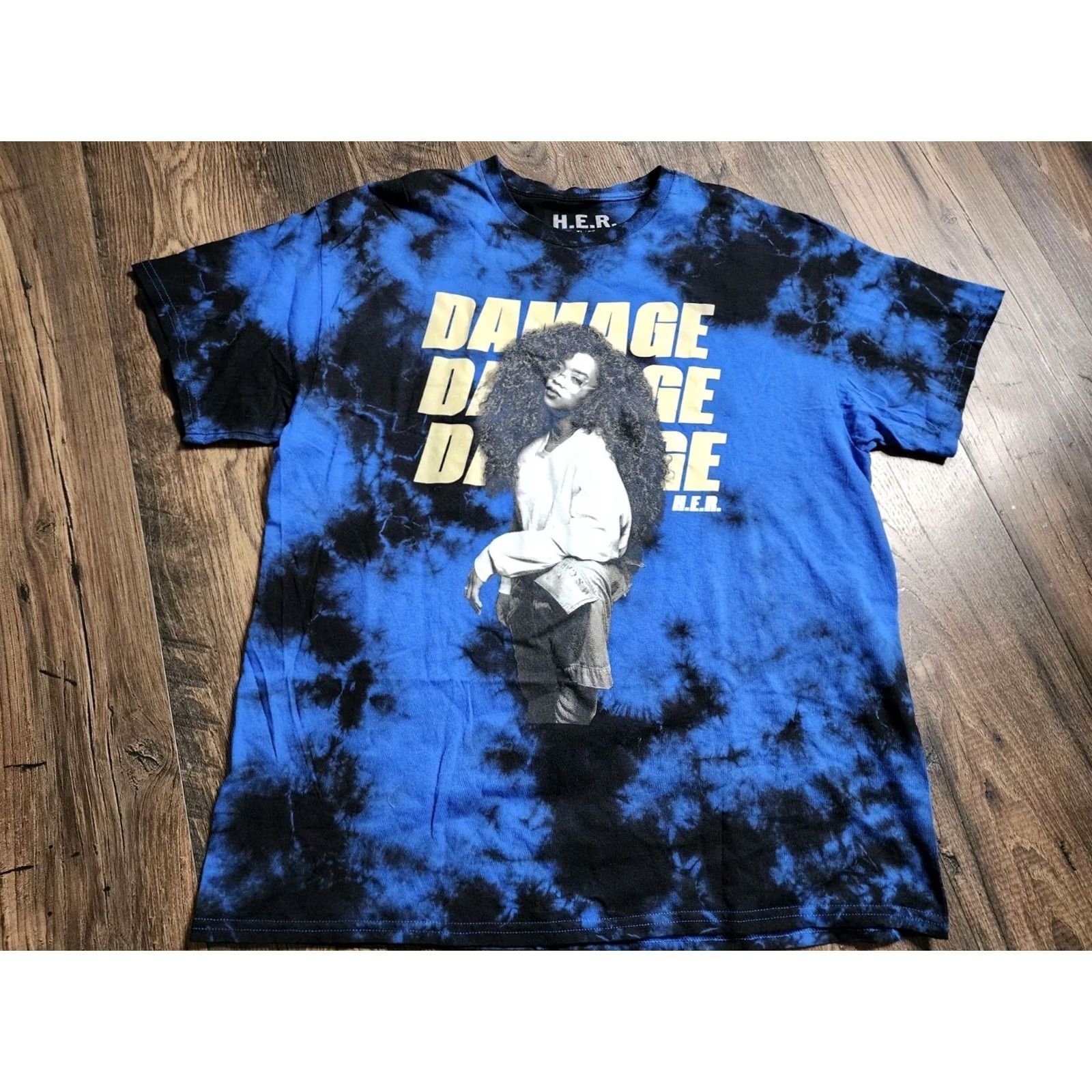 Vintage Mens XL HER H.E.R. DAMAGE Blue Tie Dye T Shirt Band Tee Shirt Size US XL / EU 56 / 4 - 6 Thumbnail