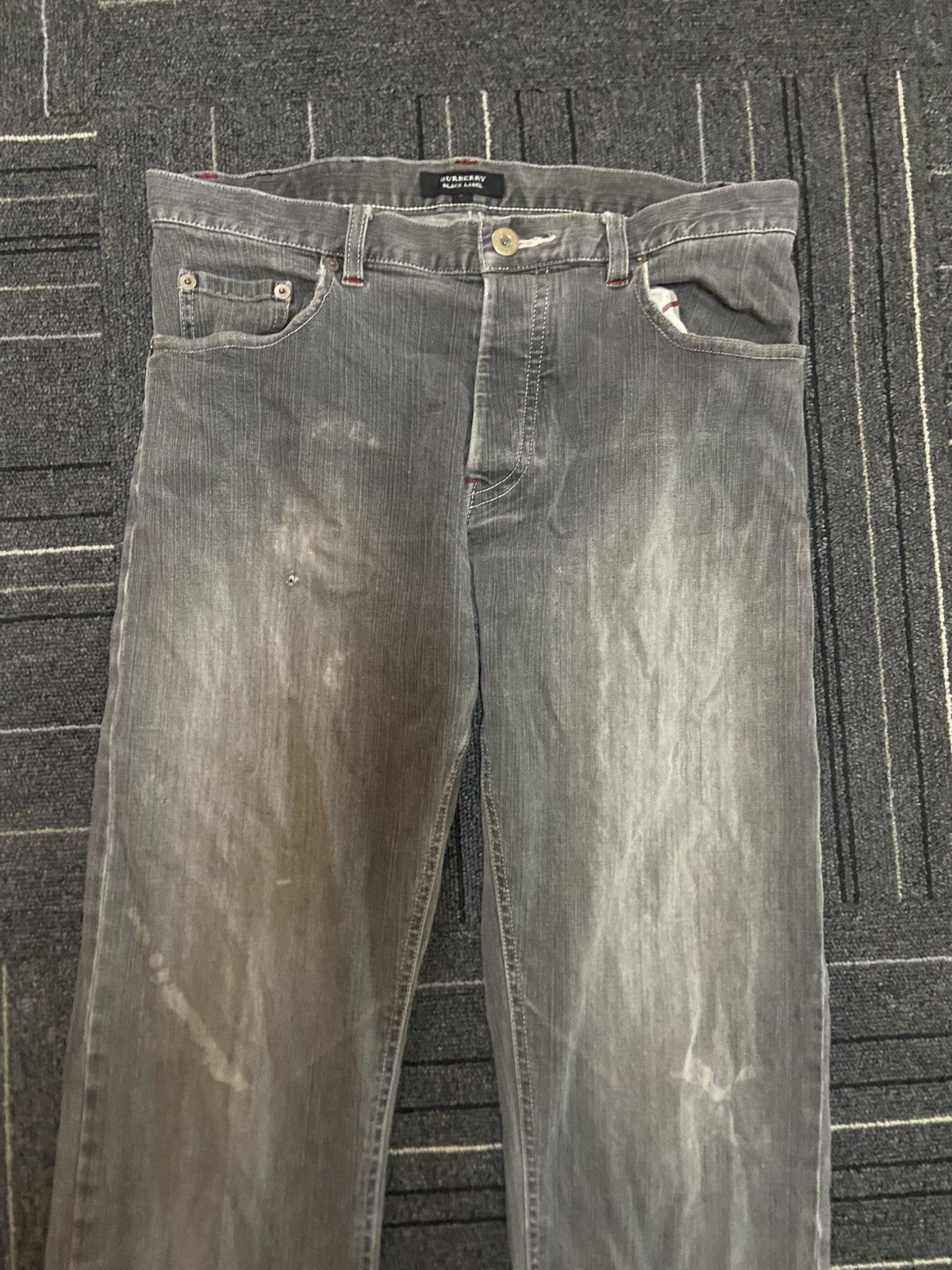 Burberry Vintage Burberry black label distressed denim jeans Size US 30 / EU 46 - 2 Thumbnail