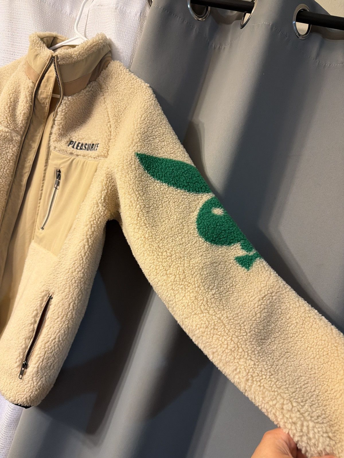 Playboy × Pleasures PLEASURES X PLAYBOY MENS BUNNY SHERPA ZIP UP JACKET 'TAN' Size US S / EU 44-46 / 1 - 4 Thumbnail