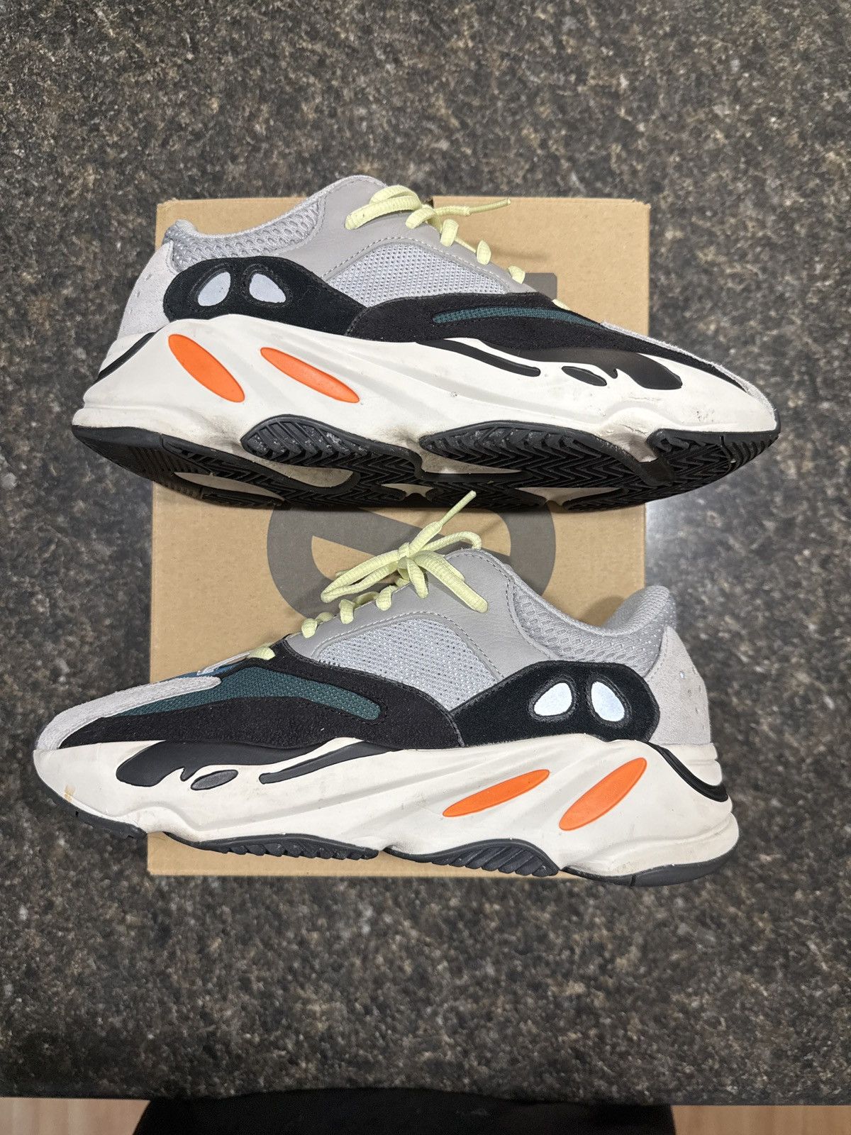 Adidas × Yeezy YEEZY BOOST 700 x ADIDAS Size US 8 / EU 41 - 6 Thumbnail