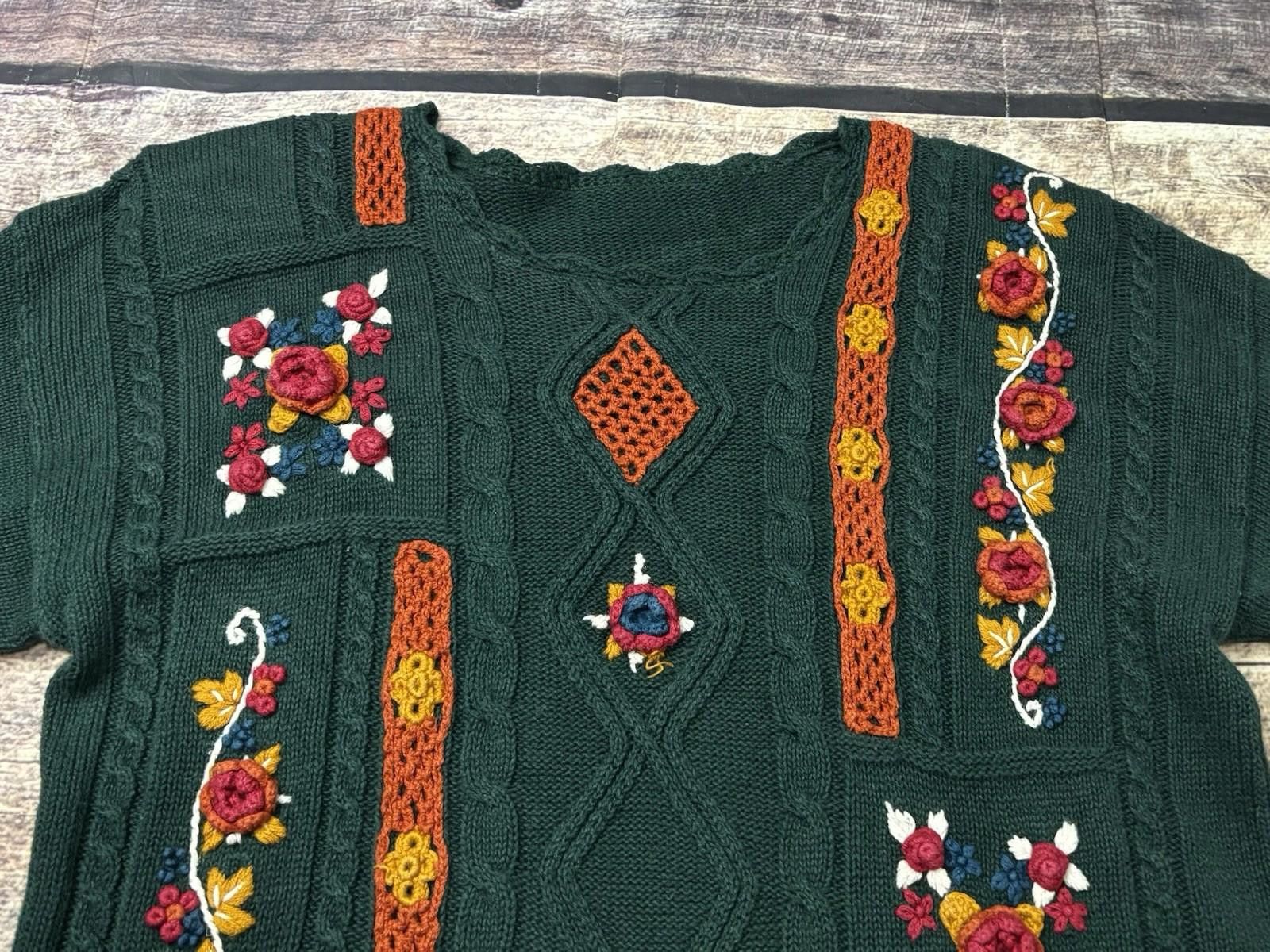 The Unbranded Brand VTG Sweater Womens Medium 3D Floral Cable Knit Green Cotton Size M / US 6-8 / IT 42-44 - 4 Thumbnail