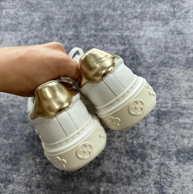 Louis Vuitton Louis Vuitton low-top shoes Size US 6 / IT 36 - 6 Thumbnail