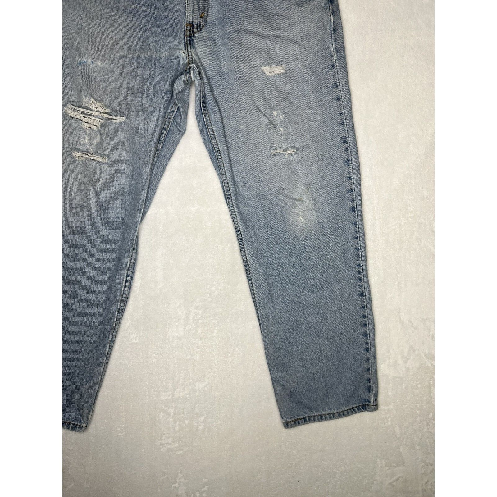 Levi's Vintage Levi’s 550 Blue Denim Jeans Size 33x29 Light Wash Di Size US 33 - 4 Thumbnail
