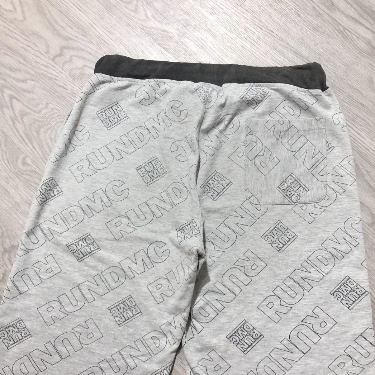 RUN DMC 2000s Run Dmc Fullprint Logo Shortpants Grey Y2k Streetwear Size US 31 - 7 Thumbnail