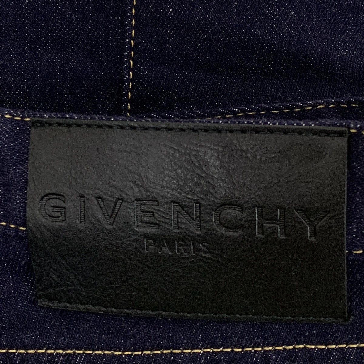 Givenchy Givenchy Dark Blue Denim Shorts With Logo Leather Tag K26WX Size 26" / US 2 / IT 38 - 6 Thumbnail