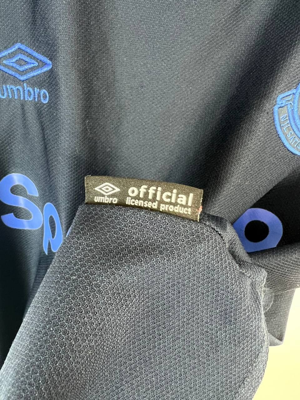 Umbro × Vintage Everton 2019/20 Third Umbro Vintage Soccer Jersey Blokcore Size US M / EU 48-50 / 2 - 5 Thumbnail