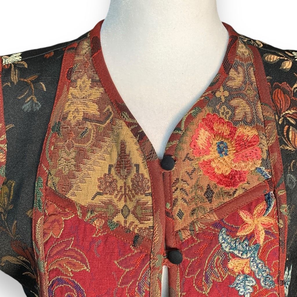 Coldwater Creek Vintage Coldwater Creek Vest Burgundy Floral Tapestry Patchw Size S / US 4 / IT 40 - 4 Thumbnail
