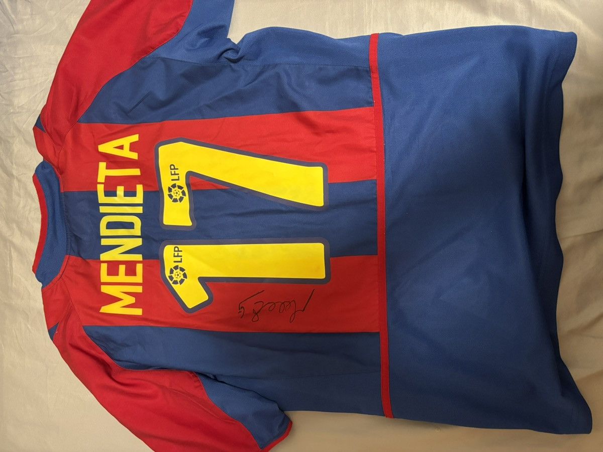 Nike Barcelona mendieta signed shirt with autograph Size US M / EU 48-50 / 2 - 2 Thumbnail