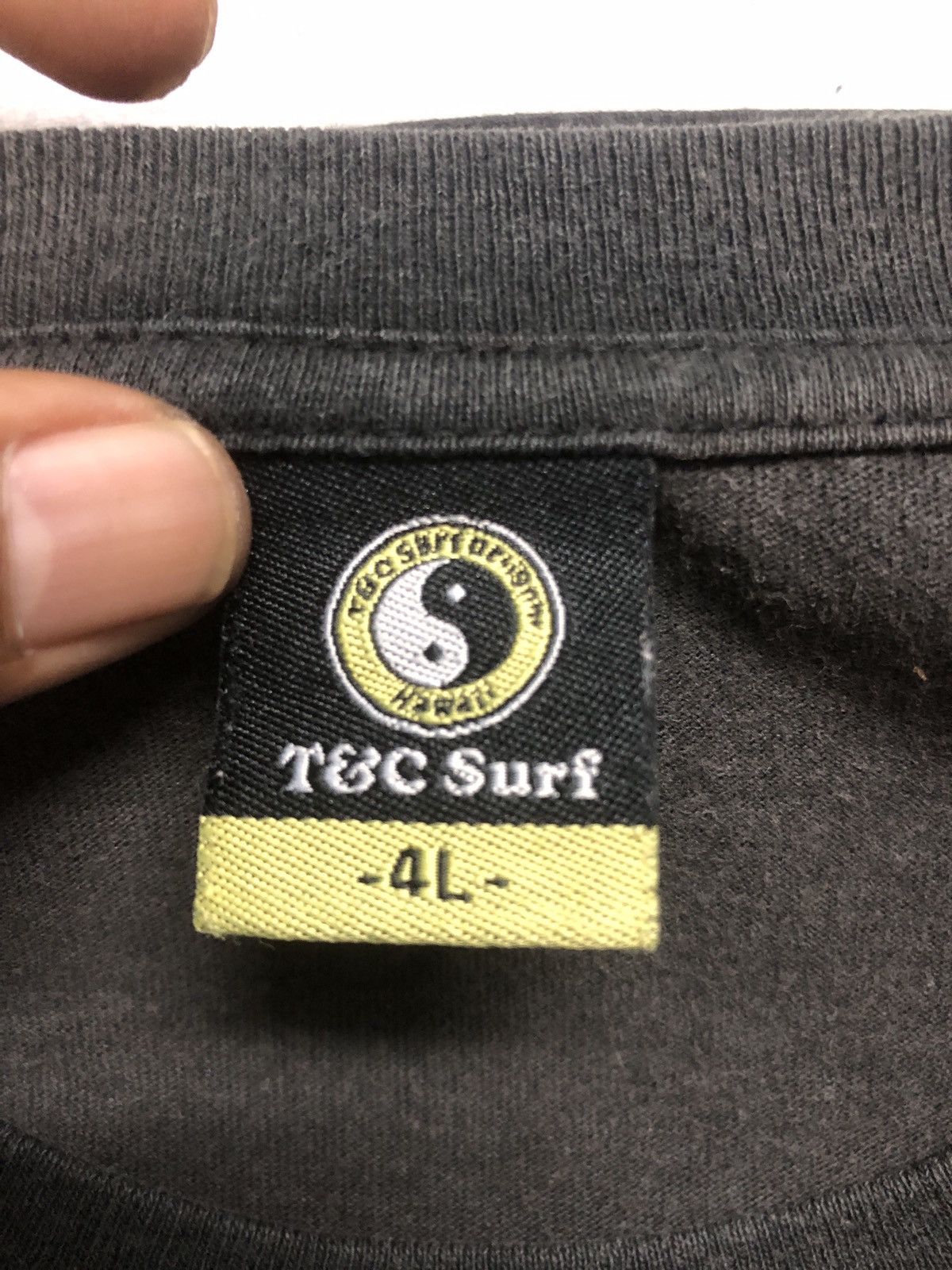 Japanese Brand Vintage Y2K Sunfaded T&C Surf Design Hawaii Backhit Tshirt Size US XXL / EU 58 / 5 - 12 Thumbnail