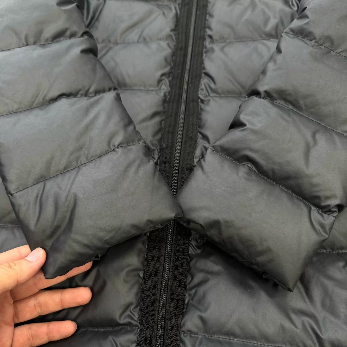 Moncler Moncler hooded fur collar long navy down coat Size 0 like new Size XS / US 0-2 / IT 36-38 - 6 Thumbnail
