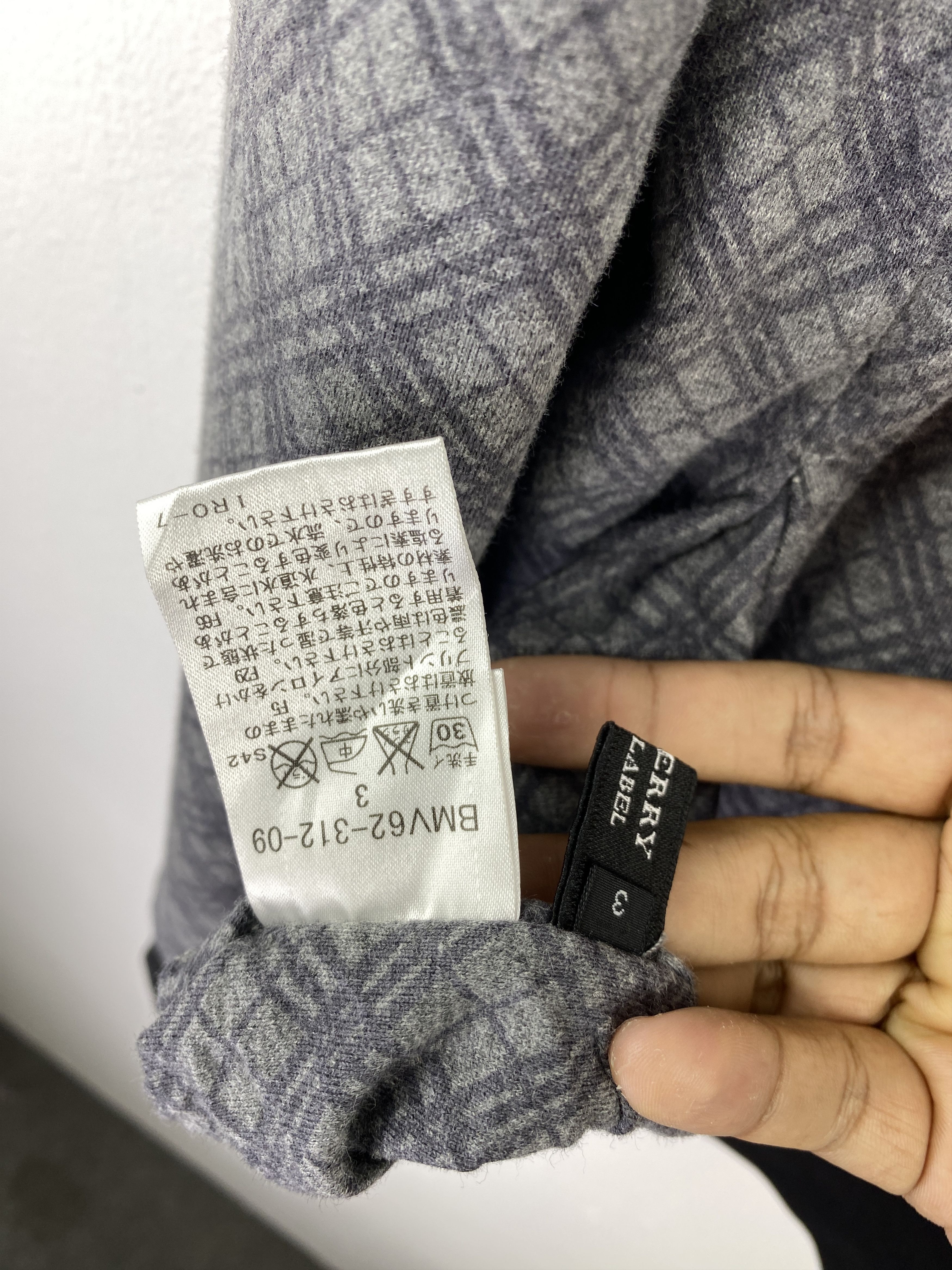 Burberry Vintage Burberry Reversible Zipper Up Hoodie SH0449 Size US L / EU 52-54 / 3 - 11 Thumbnail