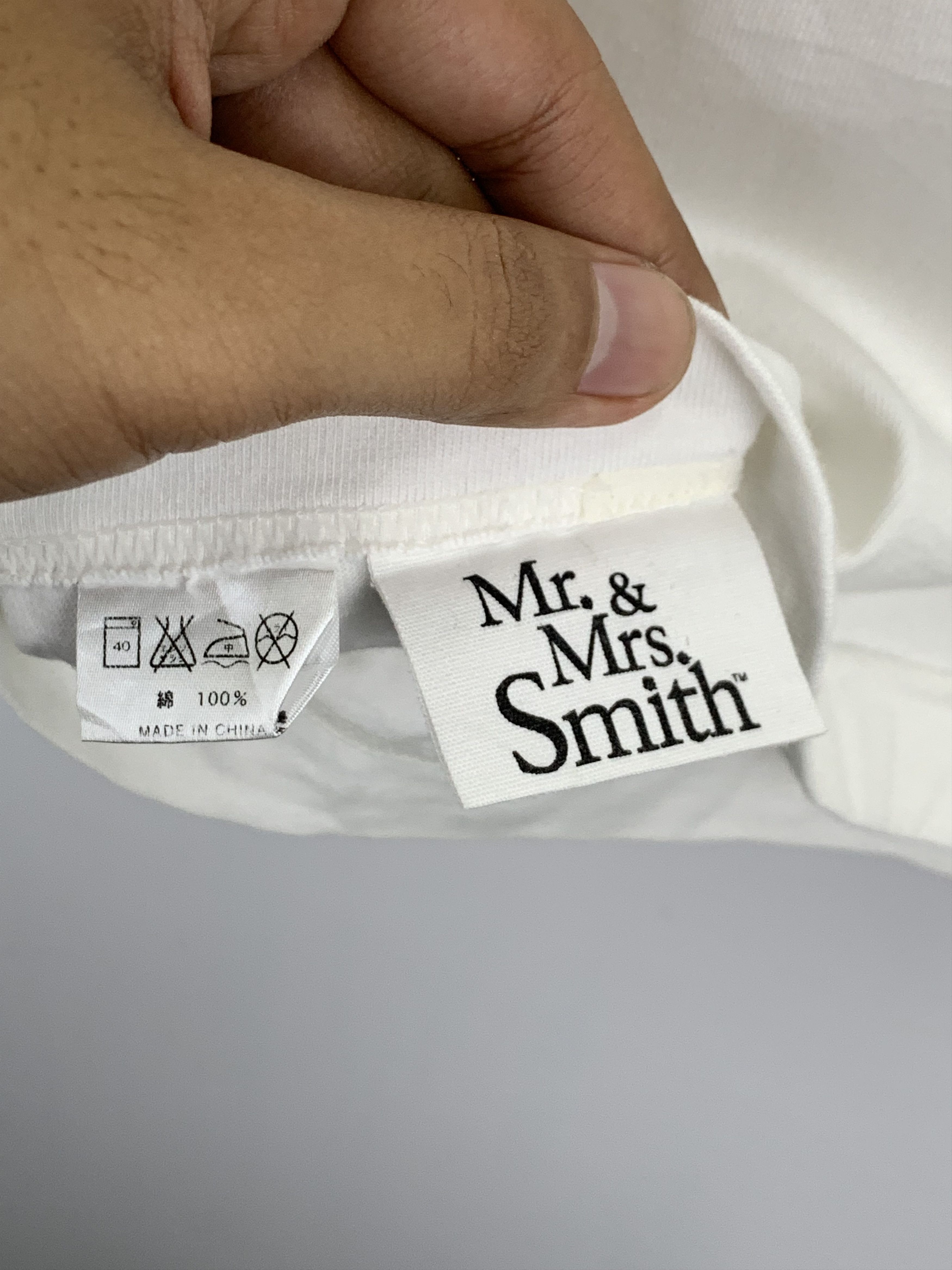 Vintage Vintage Mr & Mrs Smith Action Movie T Shirt TA0071 Size US L / EU 52-54 / 3 - 10 Thumbnail