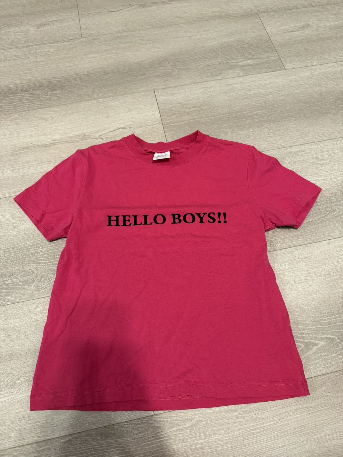 Vetements Vetements “Hello boys!!” T-shirt Size XL / US 12-14 / IT 48-50 - 1 Thumbnail